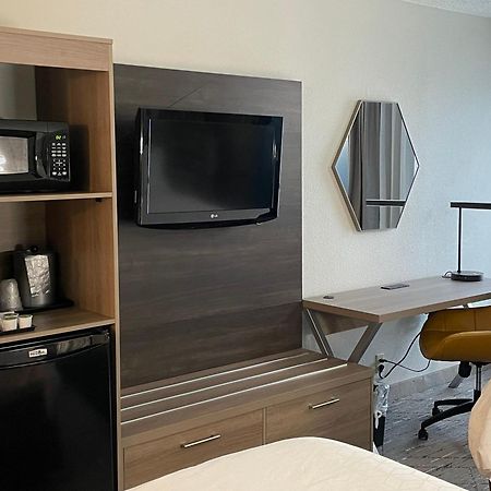 Holiday Inn Express Burlington By Ihg Exterior foto