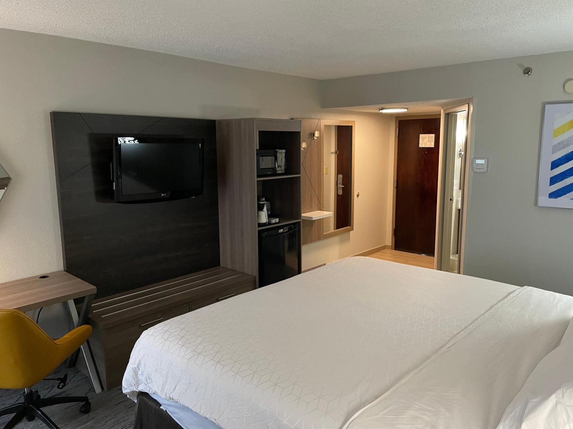 Holiday Inn Express Burlington By Ihg Exterior foto